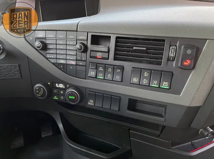 Тягач Volvo FH 500 6x4, 2018 год, подъемная ось, из Германии - фото-детальных 35