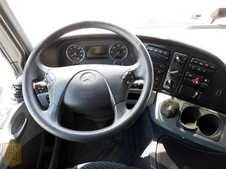 Продажа грузовика Mercedes Actros 2544, 2011 г, штора 48 м3 - фото 11