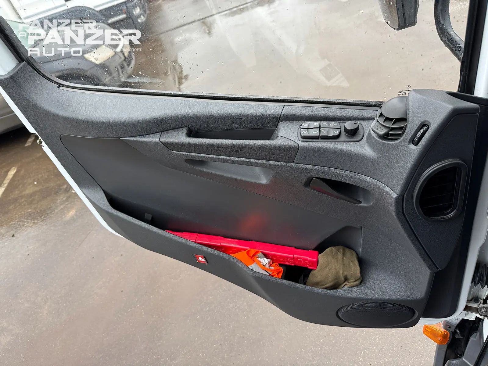 Mercedes Atego 1230, 2019 год, штора 46 кубов, ворота - фото 30
