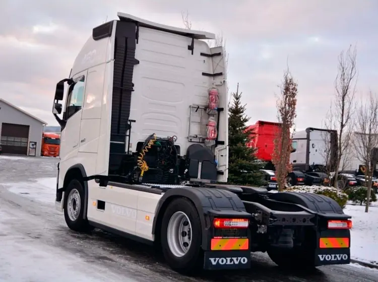Тягач Volvo FH 460, 2016 год, 469 л.с., кабина Globetrotter XL, без пробега по РФ - фото-детальных