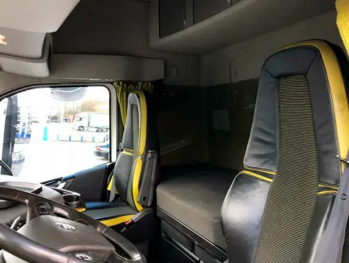 Тягач Volvo FH16 550, 6х4, 2015 год, пневмоподвеска, без редукторов, без пробега по РФ - фото-детальных 3