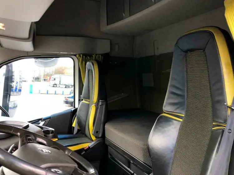 Тягач Volvo FH16 550, 6х4, 2015 год, пневмоподвеска, без редукторов, без пробега по РФ - фото-детальных 3