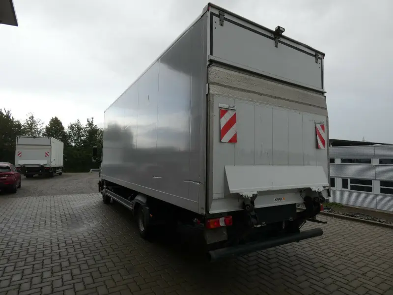 Грузовой фургон Mercedes Atego 818, 2016 год | photo 1
