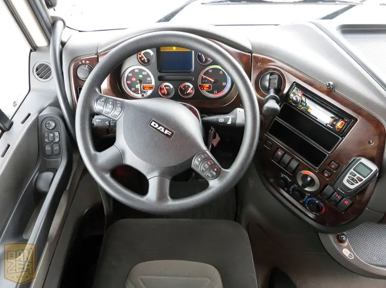 Автопоезд изотермический DAF XF 105.460 SSC, 2011 год, 107 м3 - фото 2