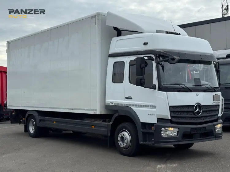 Грузовик Mercedes-Benz Atego 1224, 2016 год, промтоварный фургон 42 м3, гидролифт - фото