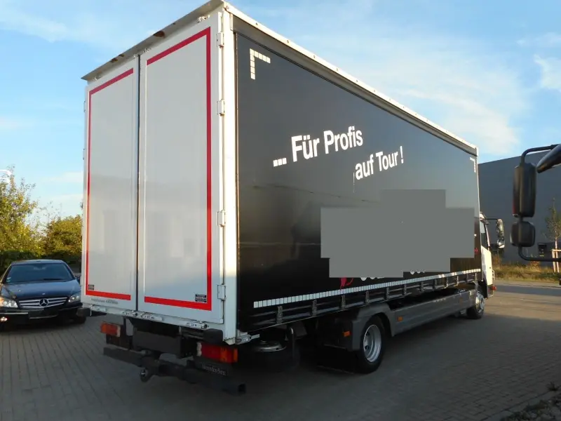 Грузовик тентованный Mercedes Atego 818, 2012 год | photo 1