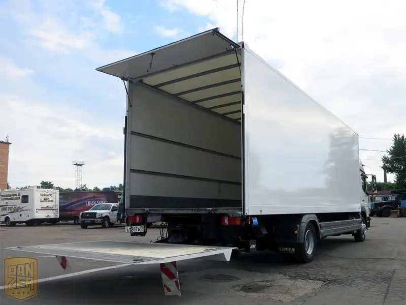 Грузовой фургон Mercedes Atego 1222, 2011 год | photo 1