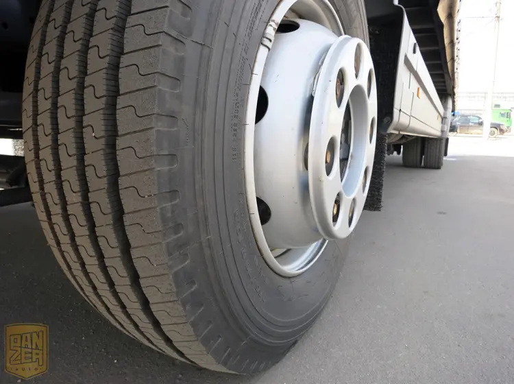 Mercedes-Benz Atego 1229L, 2012г, штора 48м3, гидролифт, 2 спальника - фото 4