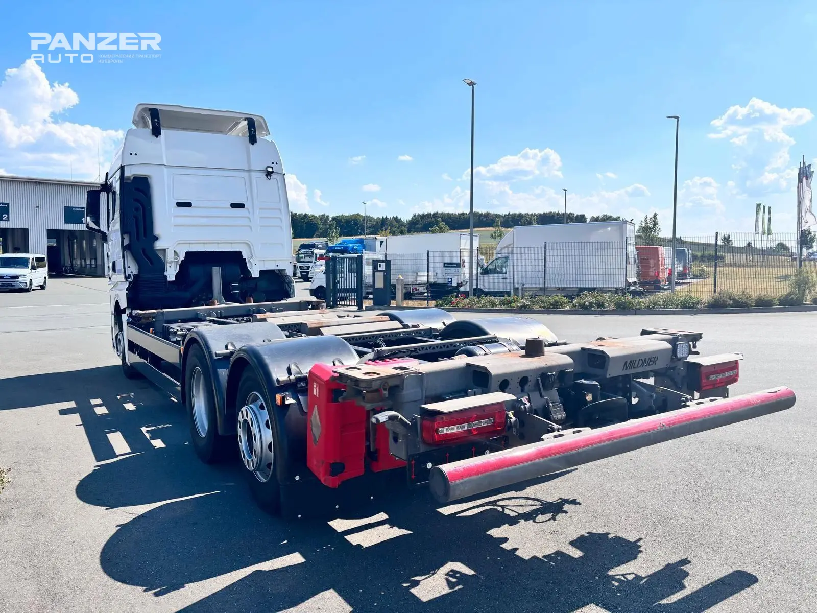 Грузовик MAN TGX 26.510, 2023 год, 15 тонник, 6x2, BDF контейнеровоз - фото