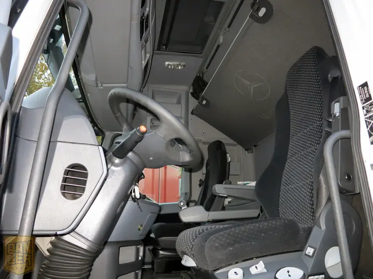 Mercedes Actros 1841, фургон 48 м3, ворота, десятитонник, 2010 год - фото 3