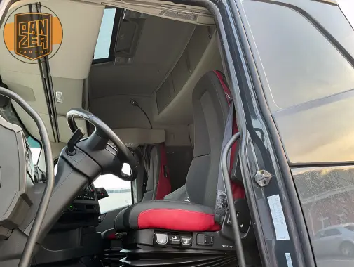 Тягач Volvo FH 500 6x4, 2018 год, подъемная ось, из Германии - фото-детальных 3
