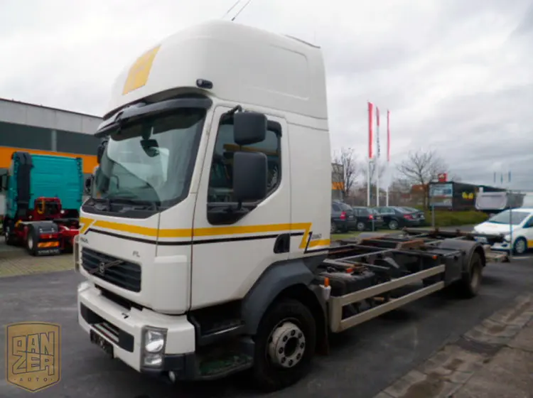 Volvo FL 290, контейнеровоз для любого кузова, спальник, гидролифт - фото