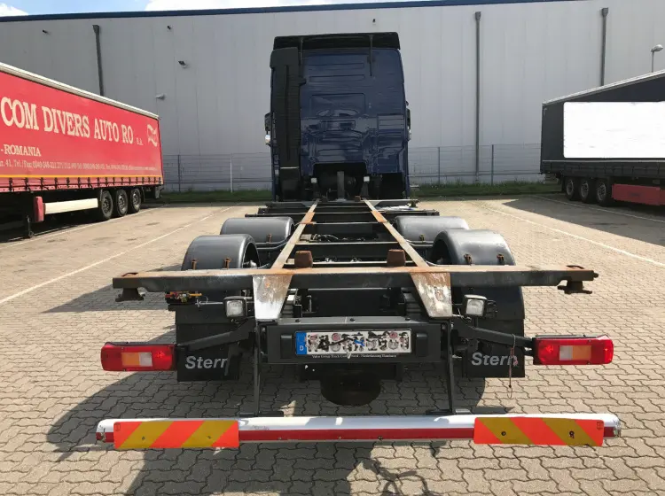 Контейнеровоз БДФ Volvo FH 460, из Германии, 2016г, г/п 16т - фото 2