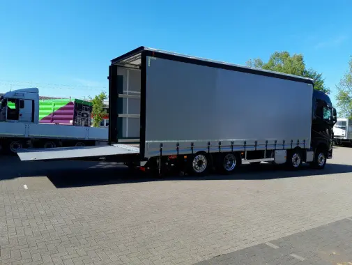 Новый Volvo FH500, 8x2, для перевозки погрузчиков и строительной техники, гидроборт 9 тон - фото 11