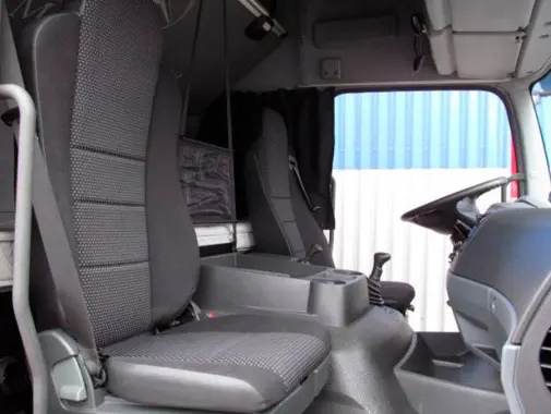 Mercedes Atego 1224 L, 2013 г, штора-борт, ворота, 2 спальника - фото 3
