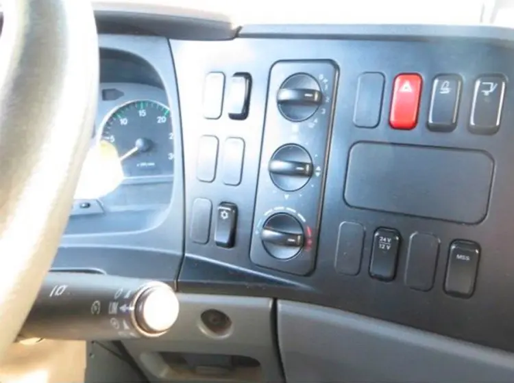 Mercedes-Benz Atego 1218L, 12/2011, штора-борт 44м3, гидролифт, 2 спальника - фото 5