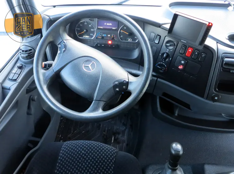 Mercedes Atego 1218 L, изотермический фургон 8.2м, 2011 г, гидроборт - фото 4