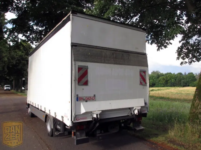Грузовик тентованный Mercedes Atego 822, 2012 год | photo 1