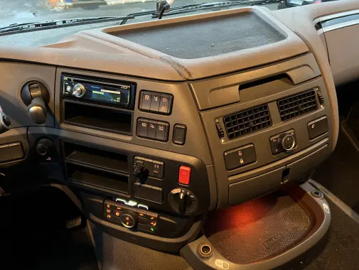 Тягач DAF XF 450, 4х2, Space Cab 2 спальника, 2017 год, без пробега по РФ - фото-детальных 4