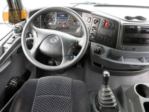 Mercedes Atego 822 L, 12/2013г, пятитонник, штора 40 м3 с гидролифтом, 2 спальника - фото 4