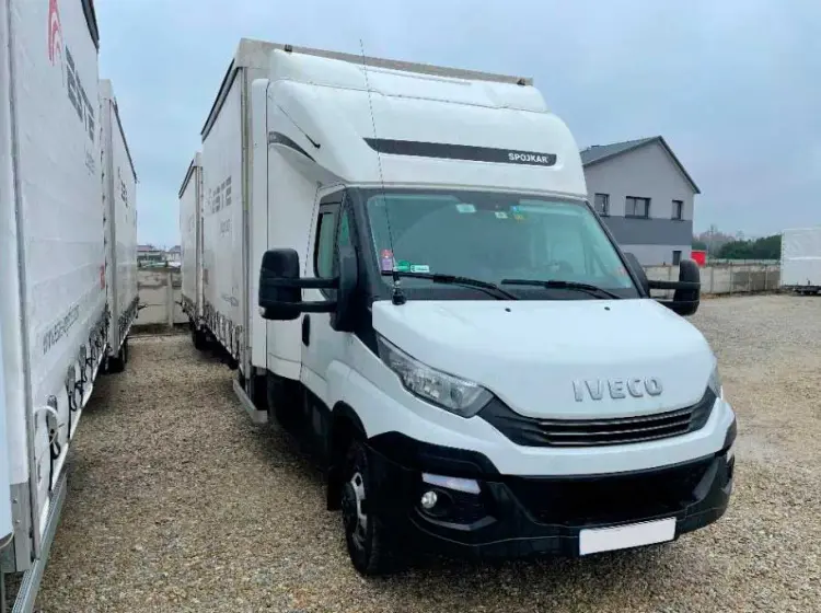 Автопоезд категории В Iveco Daily 35C18, 2017 год, спарка, полная масса 3500 кг, спальник - фото 8