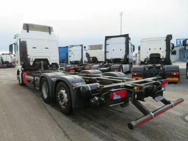Грузовой контейнеровоз MAN TGX 26.480, 2015 год | photo 1