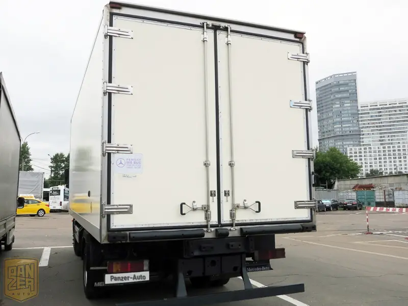 Грузовик рефрижератор Mercedes Atego 1518, 2009 год | photo 1