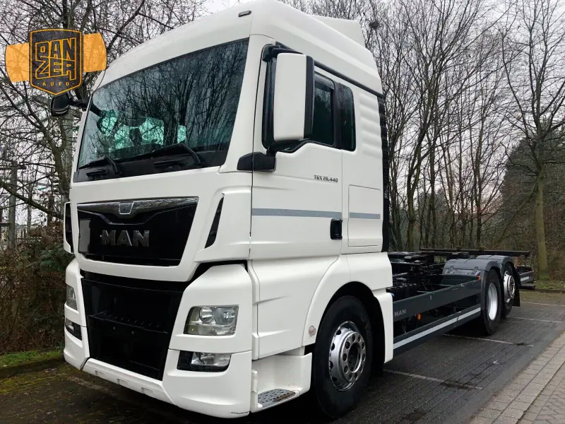 Грузовой контейнеровоз MAN TGX 26.440, 2014 год | photo 0
