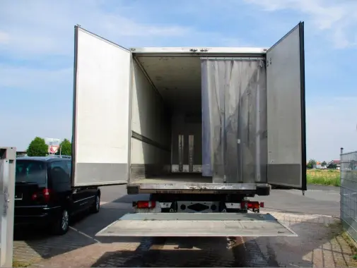 Рефрижератор автономный Mercedes Atego 1224 L, 2010г, кузов 7.6м, ворота+лопата, до 12 тонн - фото