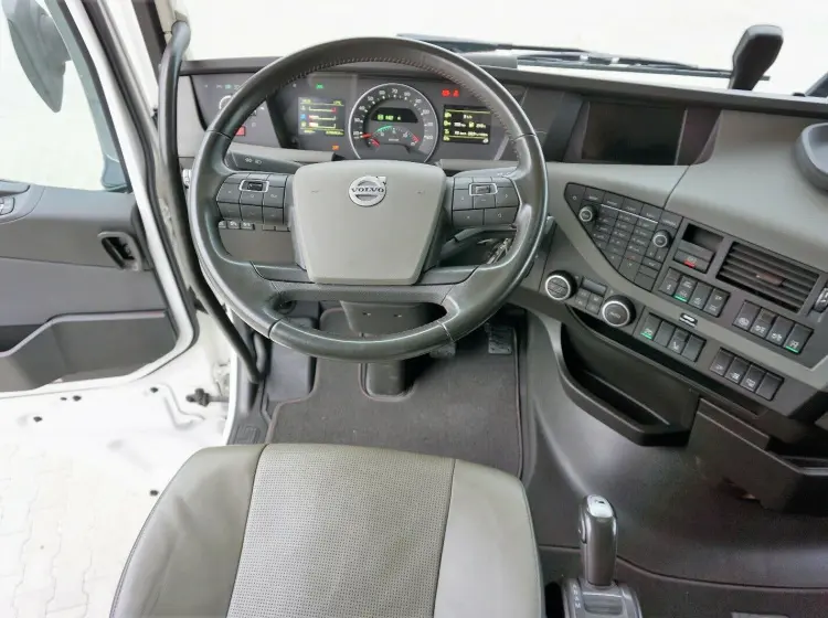 Тягач Volvo FH 540 Dual Clutch, 2019 год, 6х2 спарка, Globetrotter XL, без пробега по РФ - фото-детальных 4