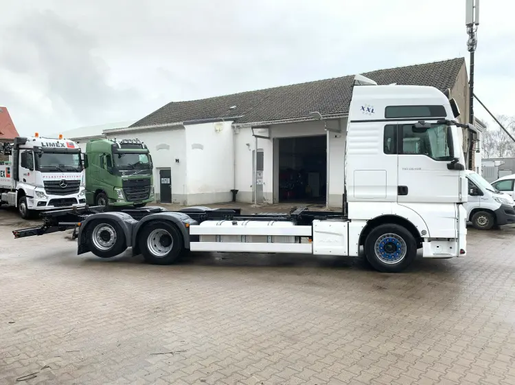 MAN TGX 26.480 контейнеровоз низкорамный BDF из Германии, 2015 г, кабина XLX, г/п 16т - фото 20