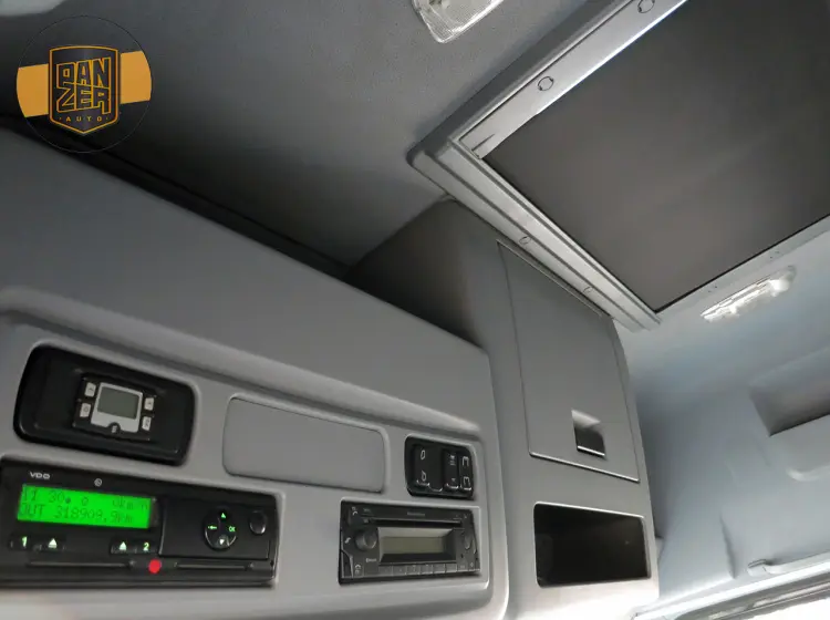 Mercedes Atego 822 L, 12/2013г, пятитонник, штора 40 м3 с гидролифтом, 2 спальника - фото 17