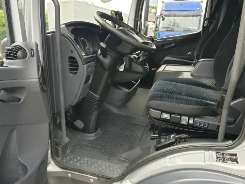 Mercedes Atego 823 L, 2015 год, борт-тент 45 м3 с боковой дверью, гидроборт, без пробега по РФ - фото 3
