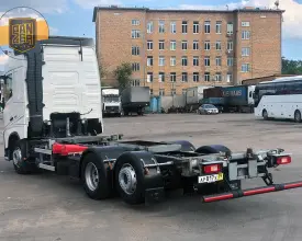 Грузовой контейнеровоз Volvo FH 460, 2017 год | 1