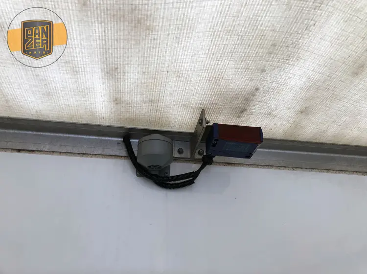 Автовоз крытый на 2 авто, MAN TGL 12.250 BL, 2013 год - фото 36