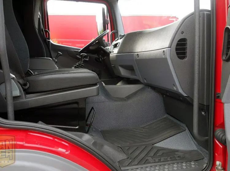 Mercedes Atego 1224, термос 55м3, кузов 8.2м - фото 3