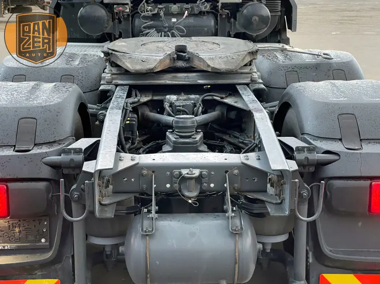 DAF XF530 6x4 тягач-тяжеловоз, сцепной вес 80 тонн - фото-детальных 7