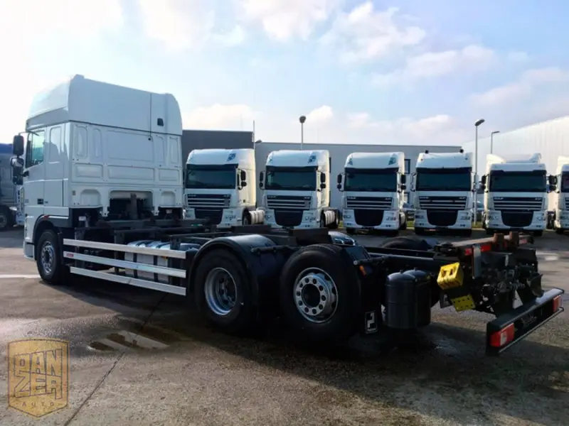 Грузовой контейнеровоз DAF XF 105.460, 2013 год | photo 1
