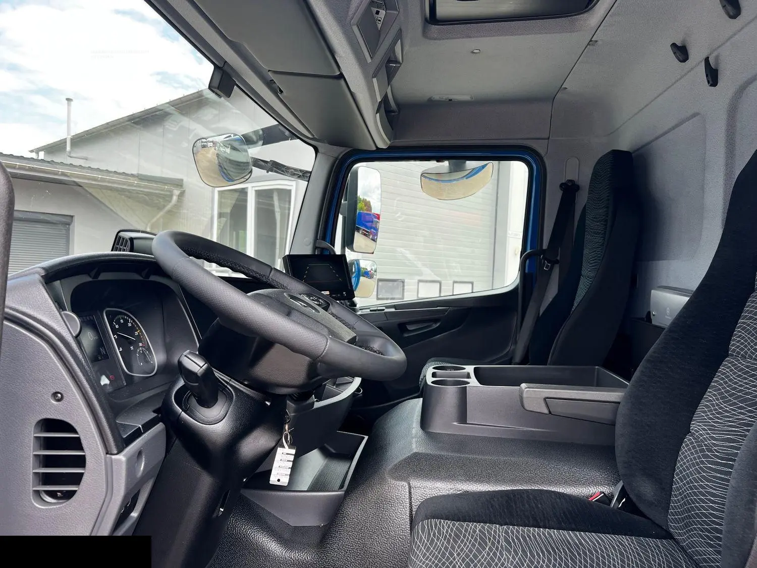 Грузовой автомобиль Mercedes-Benz Atego 1224, 2020 год, фургон 44 куб с гидробортом, 18 паллет - фото 30