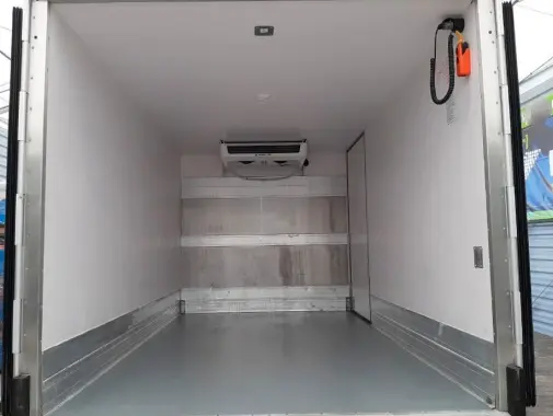 Рефрижератор Iveco Daily 35C13, спарка, автомат, 13 кубов, гидроборт, полная масса 3500 кг, без пробега по РФ - фото 2