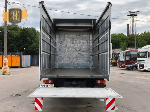 Mercedes-Benz Atego 1229, 2013 год, штора 51 м3, гидроборт, 2 спальника - фото 2