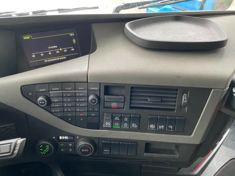 Тягач Volvo FH 420, 6х4, пробег 199 тыс.км, пневмоподвеска, без пробега по РФ. - фото-детальных 4