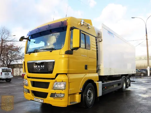 Грузовой рефрижератор MAN TGX 26.480, 2008 г, 2 спальника, ворота + гидролифт - фото