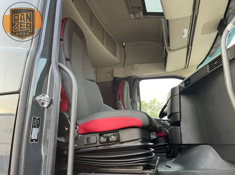 Тягач Volvo FH 500 6x4, 2018 год, подъемная ось, из Германии - фото-детальных 24