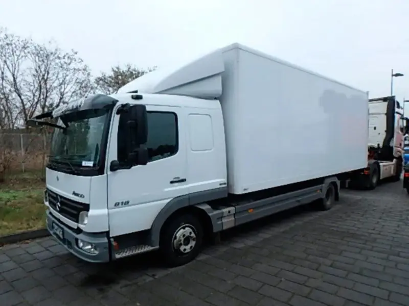 Грузовой фургон Mercedes Atego 818, 2010 год | photo 0