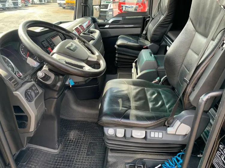 Тягач MAN TGX 26.560, 6х4, 65 тонн, кабина XXL, пневмоподвеска, без пробега по РФ - фото-детальных 3