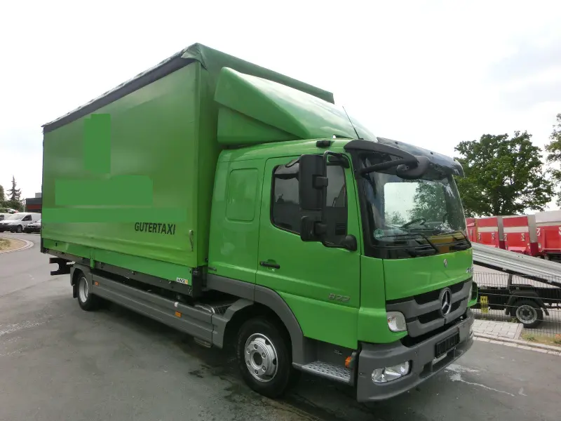 Грузовик тентованный Mercedes Atego 822, 2013 год | photo 0