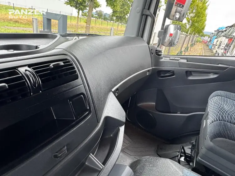 Грузовик Mercedes-Benz Atego 1224, 2016 год, промтоварный фургон 42 м3, гидролифт - фото 9