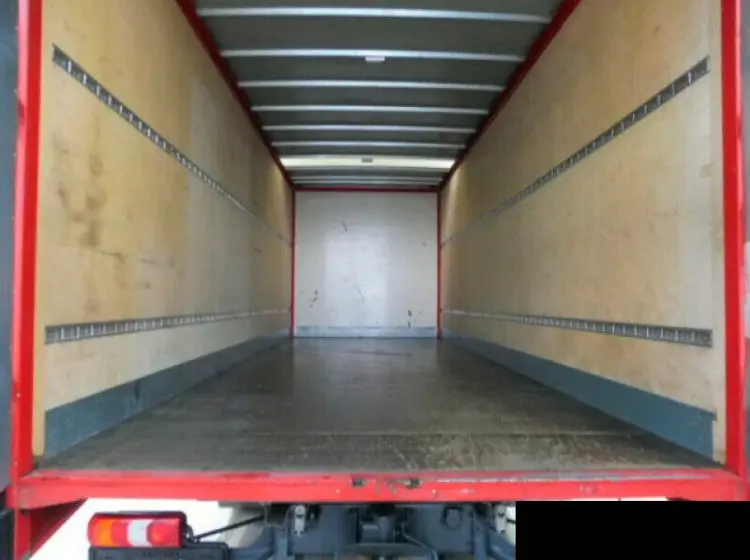 Мерседес Атего 818, фургон 7.13 м с воротами, 2015 год - фото 2
