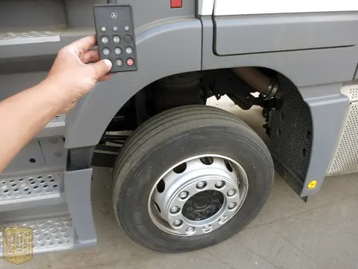 Mercedes-Benz Actros 1841 LL MegaSpace, 52м3 штора, 10-тонник - фото 7